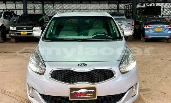 Acheter Occasion Voiture Kia Carens Blanc à Thakhek, Khammouan Province Acheter Occasion Voiture Kia Carens Blanc à Thakhek, Khammouan Province