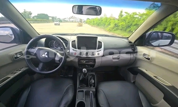 Buy Used Mitsubishi Triton White Car in Vientiane in Vientiane Province Buy Used Mitsubishi Triton White Car in Vientiane in Vientiane Province