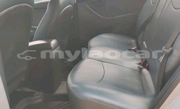 Buy Used Hyundai Elantra Silver Car in Thakhek in Khammouan Province Buy Used Hyundai Elantra Silver Car in Thakhek in Khammouan Province