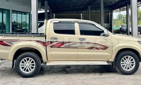 Buy Used Toyota Hilux Other Car in Thakhek in Khammouan Province Buy Used Toyota Hilux Other Car in Thakhek in Khammouan Province