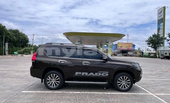 Buy Used Toyota Prado Black Car in Vientiane in Vientiane Province Buy Used Toyota Prado Black Car in Vientiane in Vientiane Province