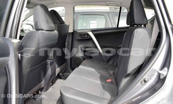 Buy Import Toyota HiAce Other Truck in Import - Dubai in Attapeu Province Buy Import Toyota HiAce Other Truck in Import - Dubai in Attapeu Province