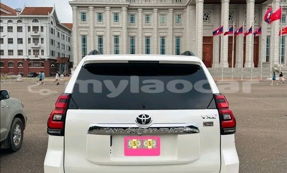 Buy Used Toyota Prado White Car in Vientiane in Vientiane Province Buy Used Toyota Prado White Car in Vientiane in Vientiane Province