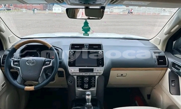 Buy Used Toyota Prado White Car in Vientiane in Vientiane Province Buy Used Toyota Prado White Car in Vientiane in Vientiane Province