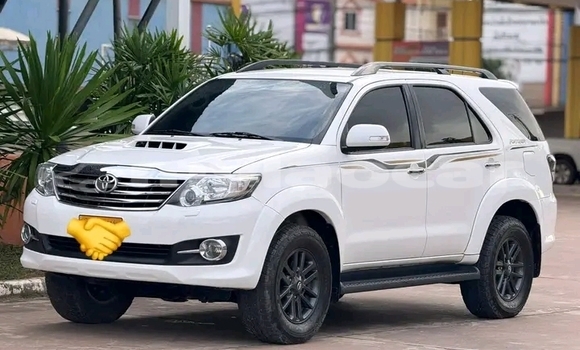 Buy Used Toyota Fortuner White Car in Vientiane in Vientiane Province Buy Used Toyota Fortuner White Car in Vientiane in Vientiane Province