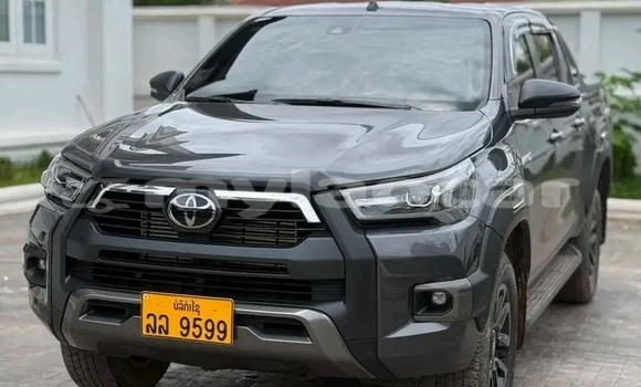Acheter Occasion Voiture Toyota Hiluxe Revo Noir à Luang Namtha, Luang Namtha Province Acheter Occasion Voiture Toyota Hiluxe Revo Noir à Luang Namtha, Luang Namtha Province
