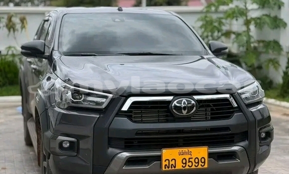 Acheter Occasion Voiture Toyota Hiluxe Revo Noir à Luang Namtha, Luang Namtha Province Acheter Occasion Voiture Toyota Hiluxe Revo Noir à Luang Namtha, Luang Namtha Province