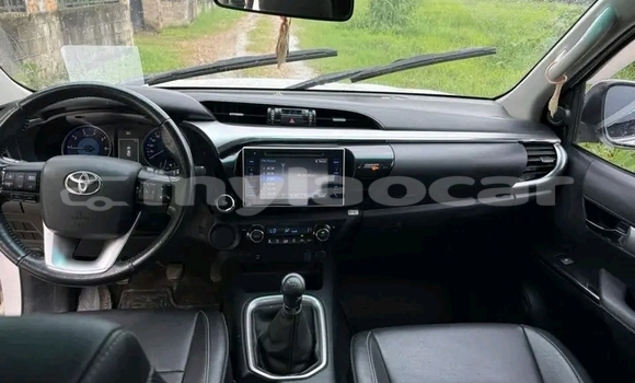 Acheter Occasion Voiture Toyota Hilux Blanc à Vientiane, Vientiane Province Acheter Occasion Voiture Toyota Hilux Blanc à Vientiane, Vientiane Province