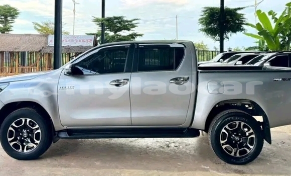 Buy Used Toyota Hiluxe Revo Other Car in Vientiane in Vientiane Province Buy Used Toyota Hiluxe Revo Other Car in Vientiane in Vientiane Province