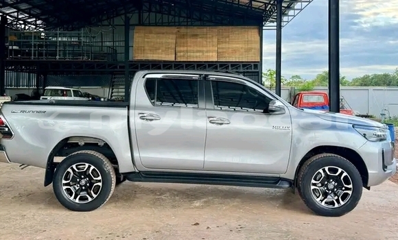 Buy Used Toyota Hiluxe Revo Other Car in Vientiane in Vientiane Province Buy Used Toyota Hiluxe Revo Other Car in Vientiane in Vientiane Province