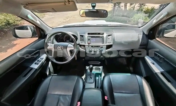 Buy Used Toyota Hilux White Car in Vientiane in Vientiane Province Buy Used Toyota Hilux White Car in Vientiane in Vientiane Province