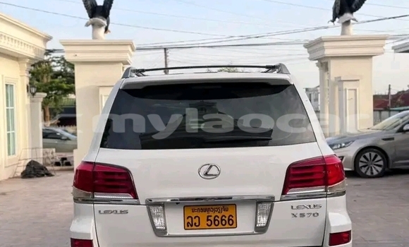 Buy Used Lexus LX 570 White Car in Vientiane in Vientiane Province Buy Used Lexus LX 570 White Car in Vientiane in Vientiane Province