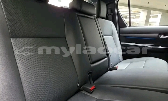 Buy Used Toyota Hilux Surf White Car in Vientiane in Vientiane Province Buy Used Toyota Hilux Surf White Car in Vientiane in Vientiane Province