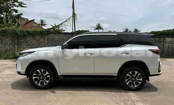 Buy Used Toyota Fortuner White Car in Import - Dubai in Attapeu Province Buy Used Toyota Fortuner White Car in Import - Dubai in Attapeu Province
