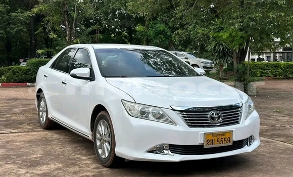 Buy Used Toyota Camry White Car in Thakhek in Khammouan Province Buy Used Toyota Camry White Car in Thakhek in Khammouan Province