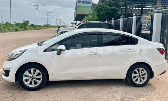 Buy Used Kia Rio White Car in Vientiane in Vientiane Province Buy Used Kia Rio White Car in Vientiane in Vientiane Province