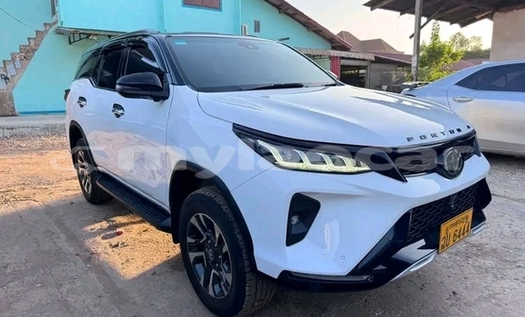 Buy Used Toyota Fortuner White Car in Sekong in Xékong Province Buy Used Toyota Fortuner White Car in Sekong in Xékong Province