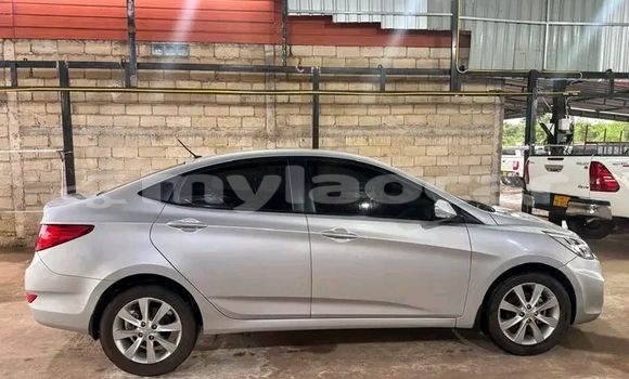 ຊື້ ໃຊ້ແລ້ວ Toyota Camry Other ລົດ ໃນ Vientiane ໃນ Vientiane Province