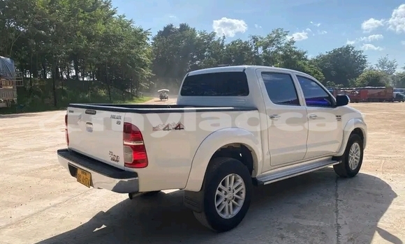 Buy Used Toyota Hilux White Car in Thakhek in Khammouan Province Buy Used Toyota Hilux White Car in Thakhek in Khammouan Province