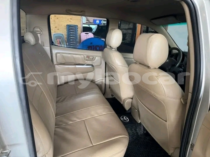 Big with watermark toyota hilux salavan province saravan 6562