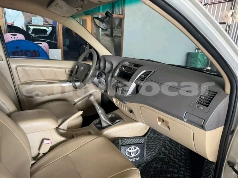 Big with watermark toyota hilux salavan province saravan 6562