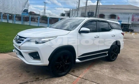 Buy Used Toyota Fortuner White Car in Import - Dubai in Attapeu Province Buy Used Toyota Fortuner White Car in Import - Dubai in Attapeu Province