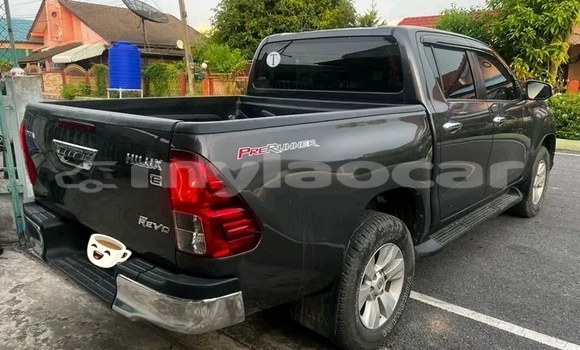 Buy Used Toyota Hilux Black Car in Vientiane in Vientiane Province Buy Used Toyota Hilux Black Car in Vientiane in Vientiane Province