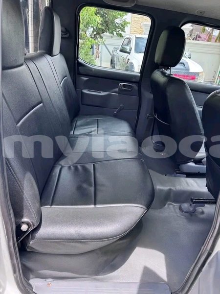 Big with watermark toyota hilux khammouan province thakhek 6581