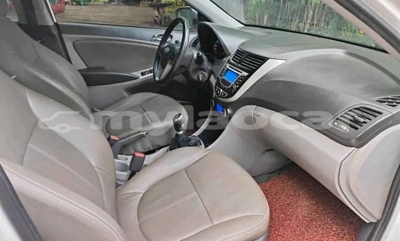 Buy Used Hyundai Accent White Car in Luang Namtha in Luang Namtha Province Buy Used Hyundai Accent White Car in Luang Namtha in Luang Namtha Province