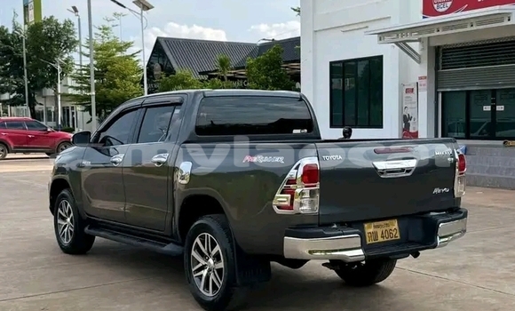 Buy Used Toyota Hilux Black Car in Luang Namtha in Luang Namtha Province Buy Used Toyota Hilux Black Car in Luang Namtha in Luang Namtha Province