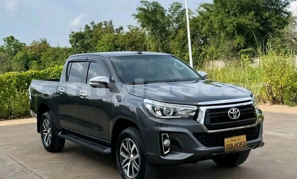 Buy Used Toyota Hilux Black Car in Luang Namtha in Luang Namtha Province Buy Used Toyota Hilux Black Car in Luang Namtha in Luang Namtha Province