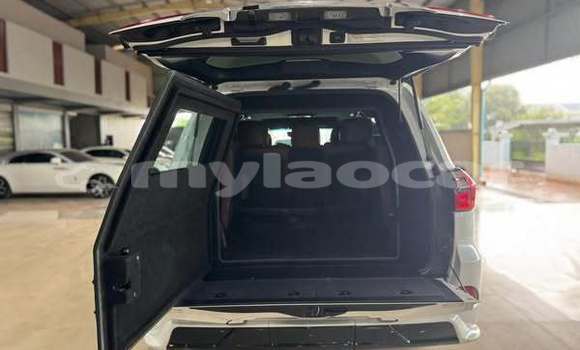 Buy Used Lexus LX 570 Black Car in Vientiane in Vientiane Province Buy Used Lexus LX 570 Black Car in Vientiane in Vientiane Province