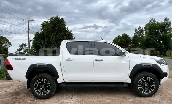 Acheter Occasion Voiture Toyota 4Runner Blanc à Vientiane, Vientiane Province Acheter Occasion Voiture Toyota 4Runner Blanc à Vientiane, Vientiane Province