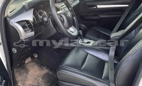 Acheter Occasion Voiture Toyota Hilux Blanc à Vientiane, Vientiane Province Acheter Occasion Voiture Toyota Hilux Blanc à Vientiane, Vientiane Province