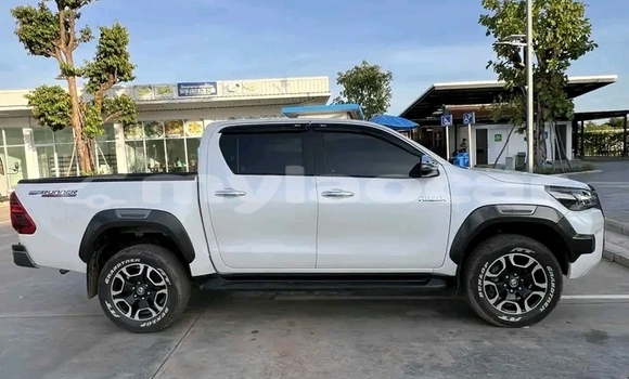 Acheter Occasion Voiture Toyota Hilux Blanc à Vientiane, Vientiane Province Acheter Occasion Voiture Toyota Hilux Blanc à Vientiane, Vientiane Province