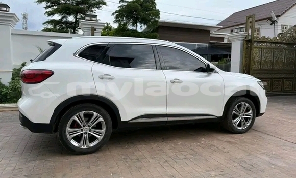 Acheter Occasion Voiture MG GS Blanc à Huayxay, Bokeo Province Acheter Occasion Voiture MG GS Blanc à Huayxay, Bokeo Province