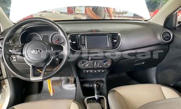 Acheter Occasion Voiture Kia Cadenza Blanc à Vientiane, Vientiane Province Acheter Occasion Voiture Kia Cadenza Blanc à Vientiane, Vientiane Province