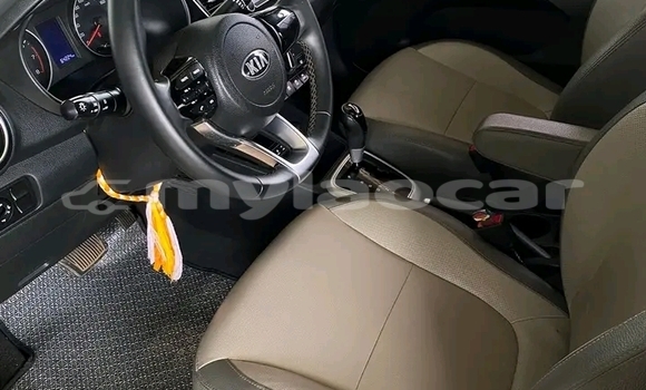 Acheter Occasion Voiture Kia Cadenza Blanc à Vientiane, Vientiane Province Acheter Occasion Voiture Kia Cadenza Blanc à Vientiane, Vientiane Province