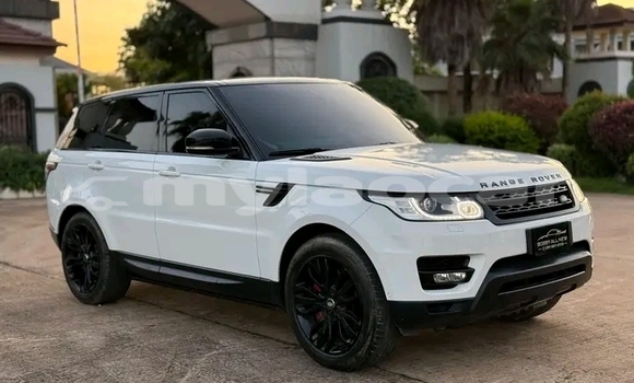 Buy Used Range Rover Evoque White Car in Vientiane in Vientiane Province