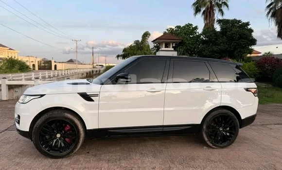 Acheter Occasion Voiture Range Rover Evoque Blanc à Vientiane, Vientiane Province Acheter Occasion Voiture Range Rover Evoque Blanc à Vientiane, Vientiane Province