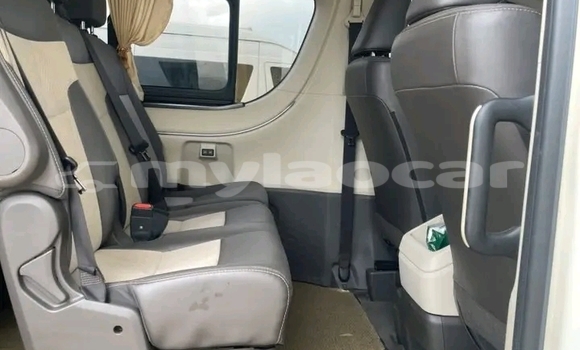 Acheter Occasion Voiture Toyota Hiace Blanc à Champasak, Champasak Province Acheter Occasion Voiture Toyota Hiace Blanc à Champasak, Champasak Province