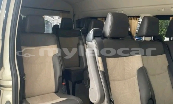 Acheter Occasion Voiture Toyota Hiace Blanc à Champasak, Champasak Province Acheter Occasion Voiture Toyota Hiace Blanc à Champasak, Champasak Province