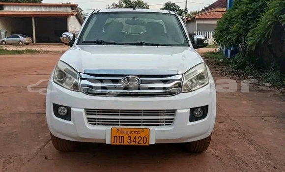 Buy Used Toyota Hiluxe Revo Other Car in Thakhek in Khammouan Province Buy Used Toyota Hiluxe Revo Other Car in Thakhek in Khammouan Province
