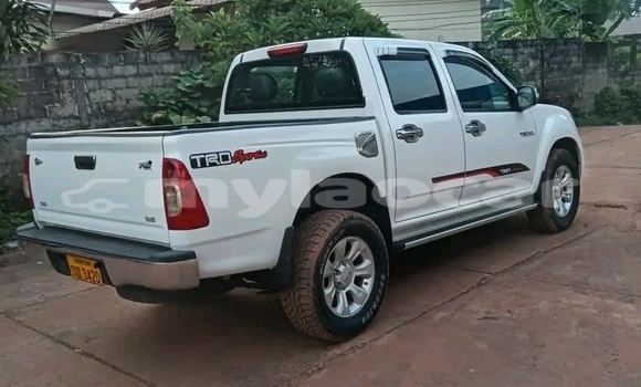 Buy Used Toyota Hiluxe Revo Other Car in Thakhek in Khammouan Province Buy Used Toyota Hiluxe Revo Other Car in Thakhek in Khammouan Province
