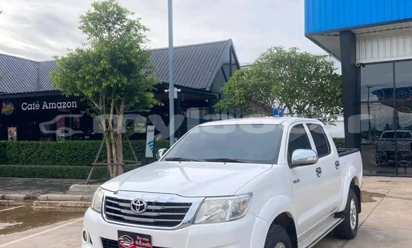 Buy Used Toyota Vigo White Car in Vientiane in Vientiane Province Buy Used Toyota Vigo White Car in Vientiane in Vientiane Province