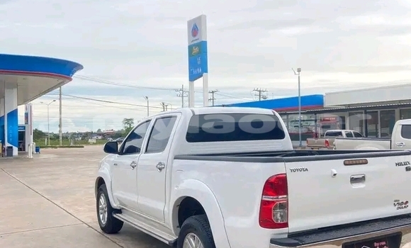 Buy Used Toyota Vigo White Car in Vientiane in Vientiane Province Buy Used Toyota Vigo White Car in Vientiane in Vientiane Province