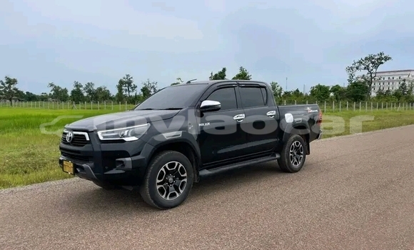Buy Used Toyota Hiluxe Revo Black Car in Vientiane in Vientiane Province Buy Used Toyota Hiluxe Revo Black Car in Vientiane in Vientiane Province