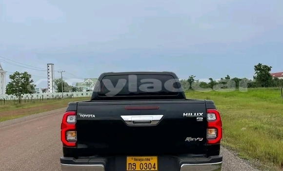 Buy Used Toyota Hiluxe Revo Black Car in Vientiane in Vientiane Province Buy Used Toyota Hiluxe Revo Black Car in Vientiane in Vientiane Province