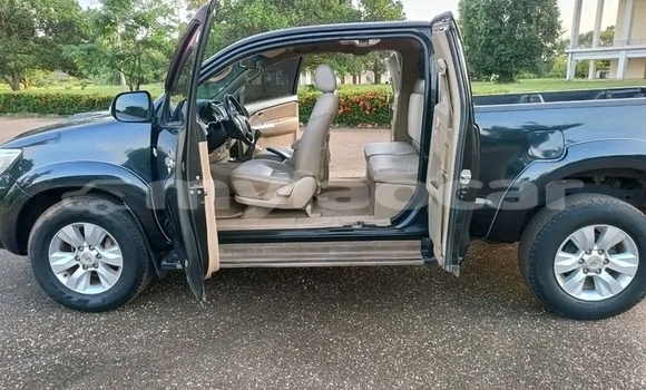 Buy Used Toyota Hiluxe Revo Black Car in Vientiane in Vientiane Province Buy Used Toyota Hiluxe Revo Black Car in Vientiane in Vientiane Province