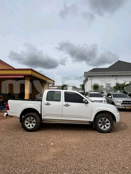 Big with watermark toyota hilux vientiane province vientiane 6647